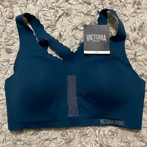Victoria Secret Sports Bra 32D